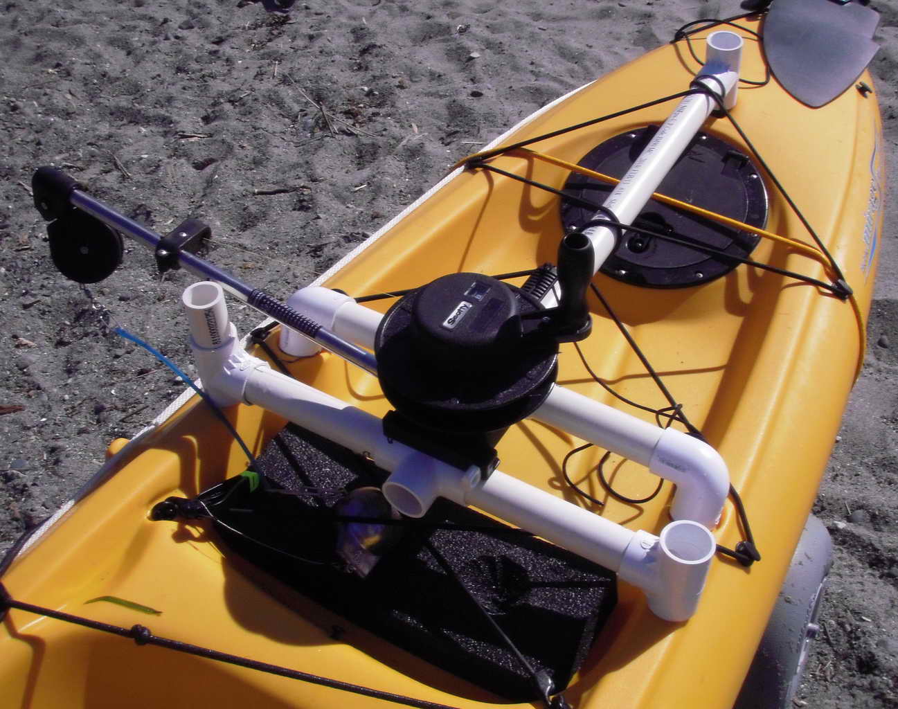 Demonick's Kayak Fishing Pages: Downrigger mount for Hobie Revo